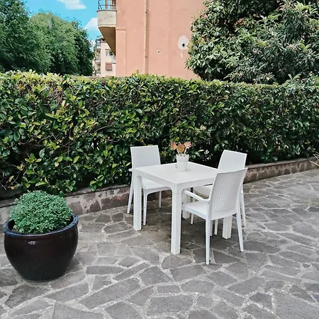Apartment Appartament Piramide Cestia
